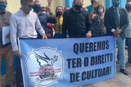 Covid-19 avança e religiosos protestam querendo aglomerar Covid-19 avança e religiosos protestam querendo aglomerar